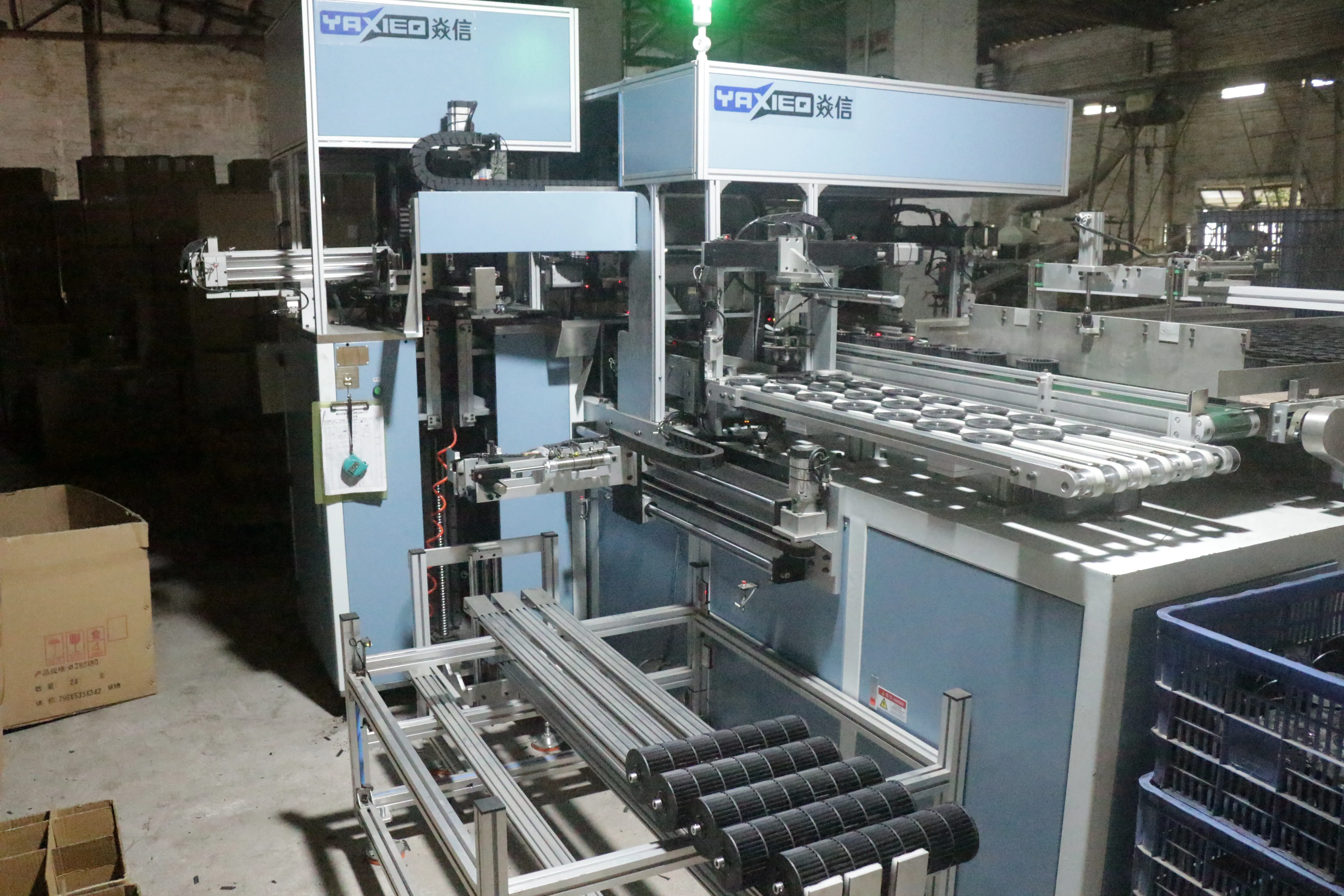 Plastic fan wheel automatic production machine